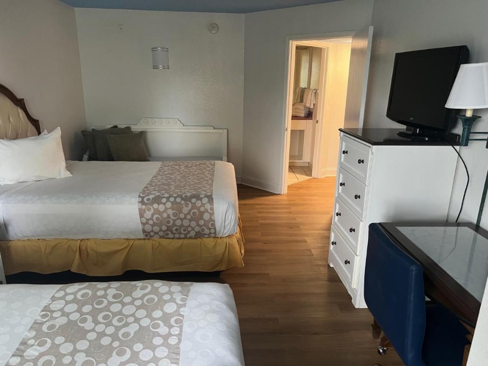 Room image 5