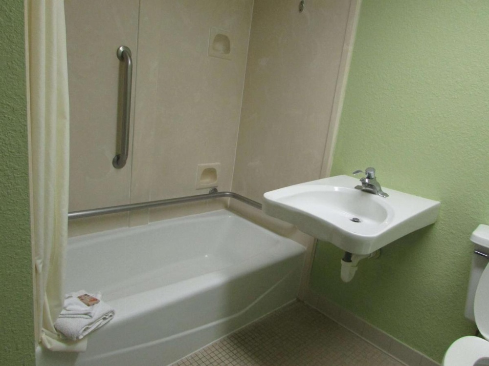 Room image 3