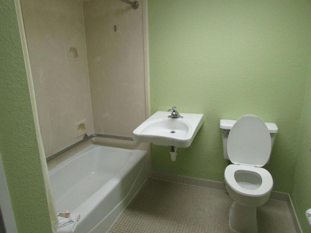 Room image 4